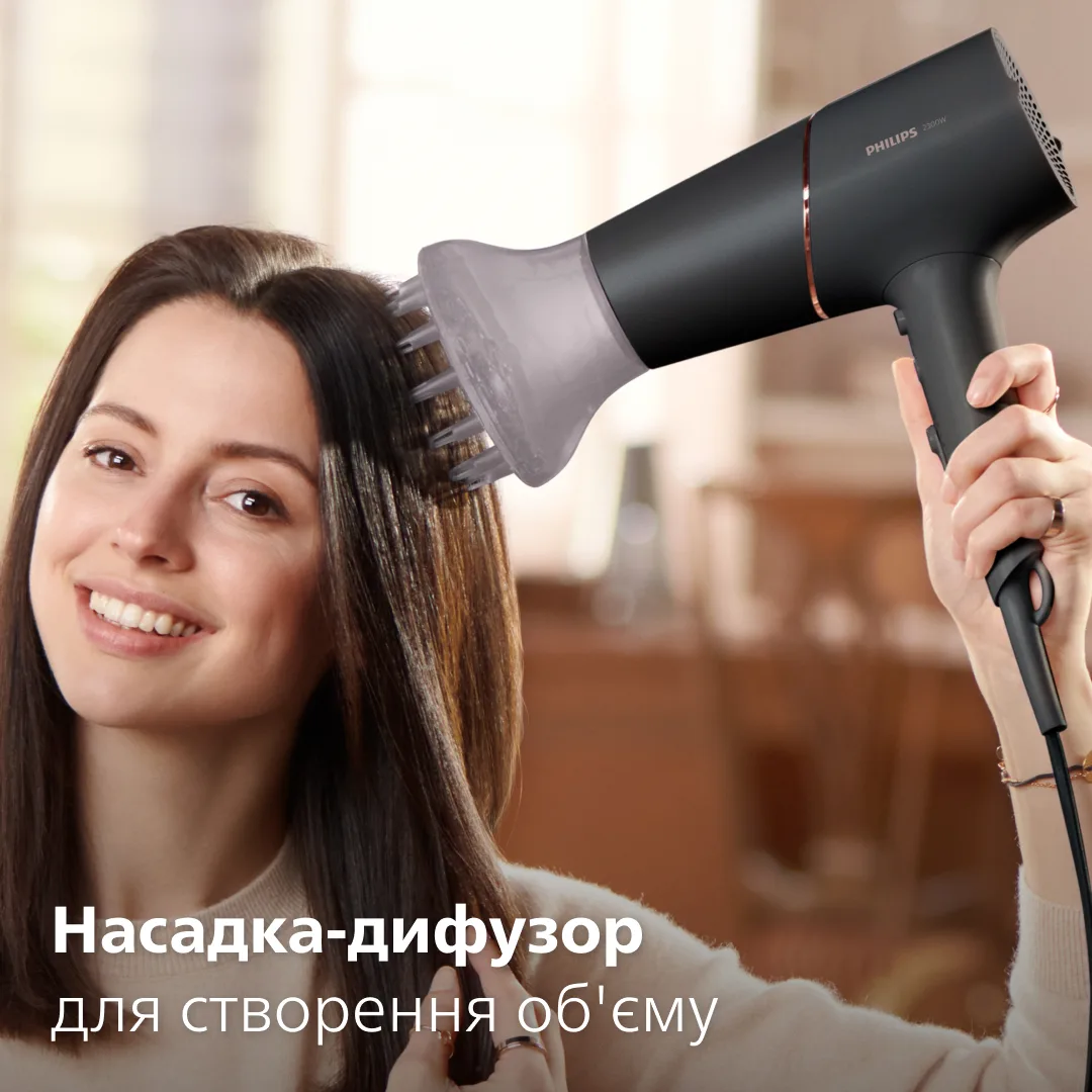 Фен Philips 2300 Вт с ионизацией, с концентраторами 9 мм и 11 мм, черный.