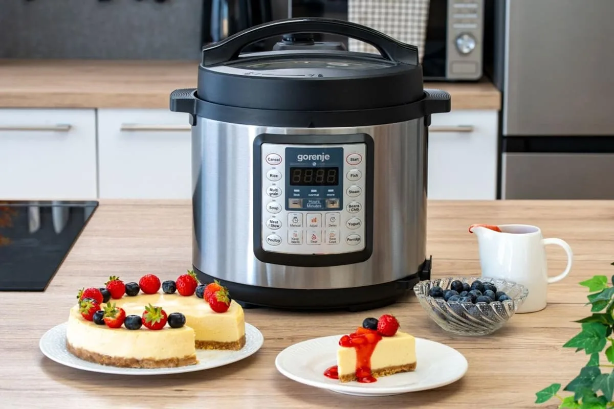 Мультиварка Gorenje 6 л Нержавіюча сталь Чорна 15 програм