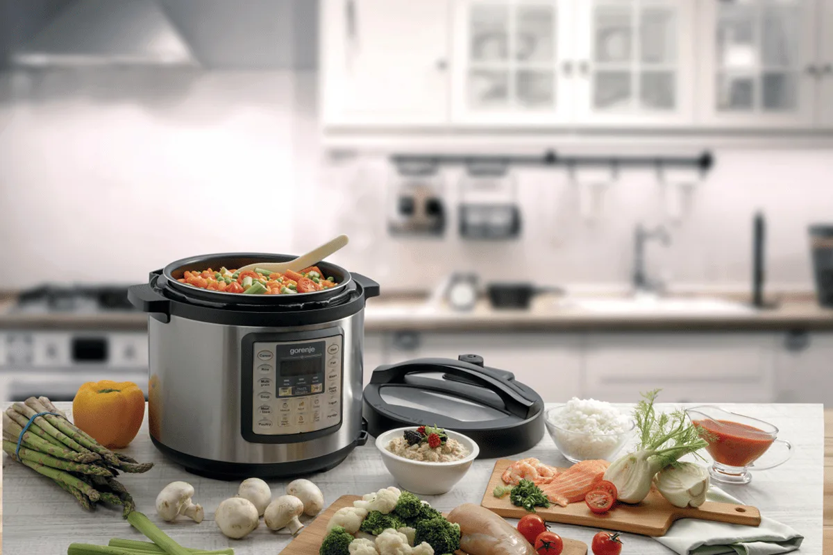 Мультиварка Gorenje 6 л Нержавіюча сталь Чорна 15 програм