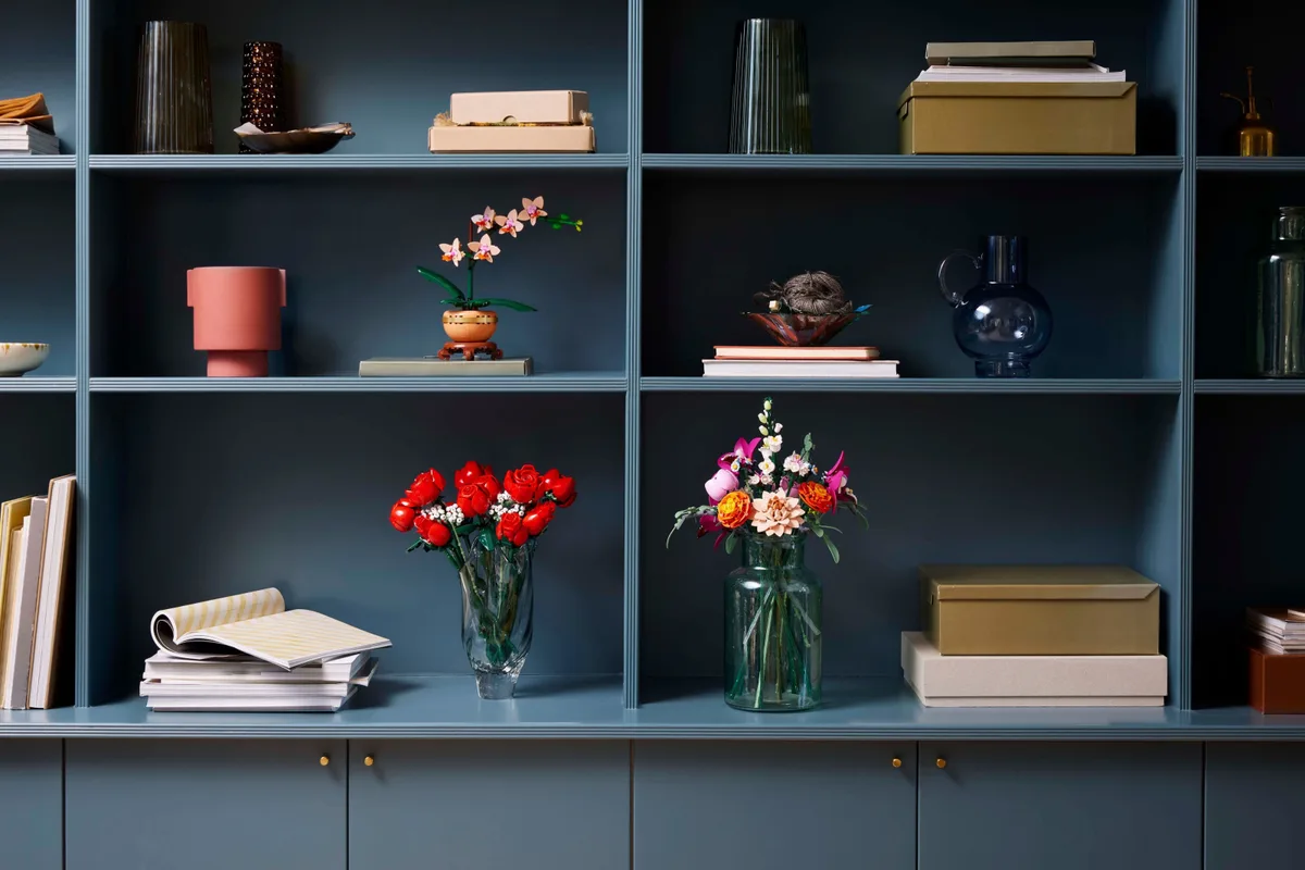 Конструктор LEGO Botanicals Милий рожевий букет квітів