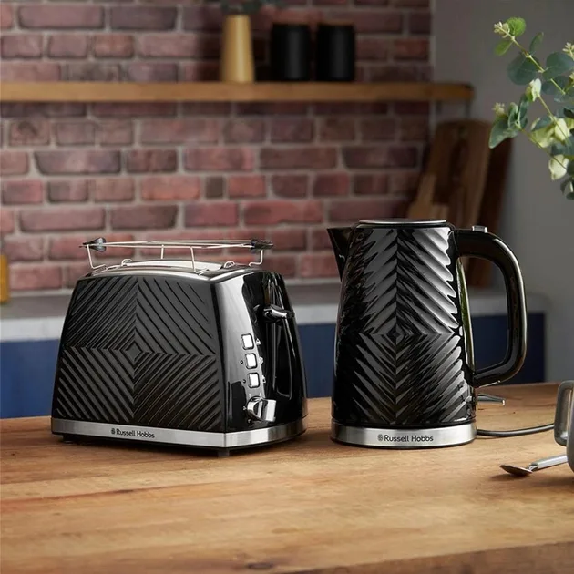 Електрочайник Russell Hobbs 1,7 л пластик чорний 2400 Вт