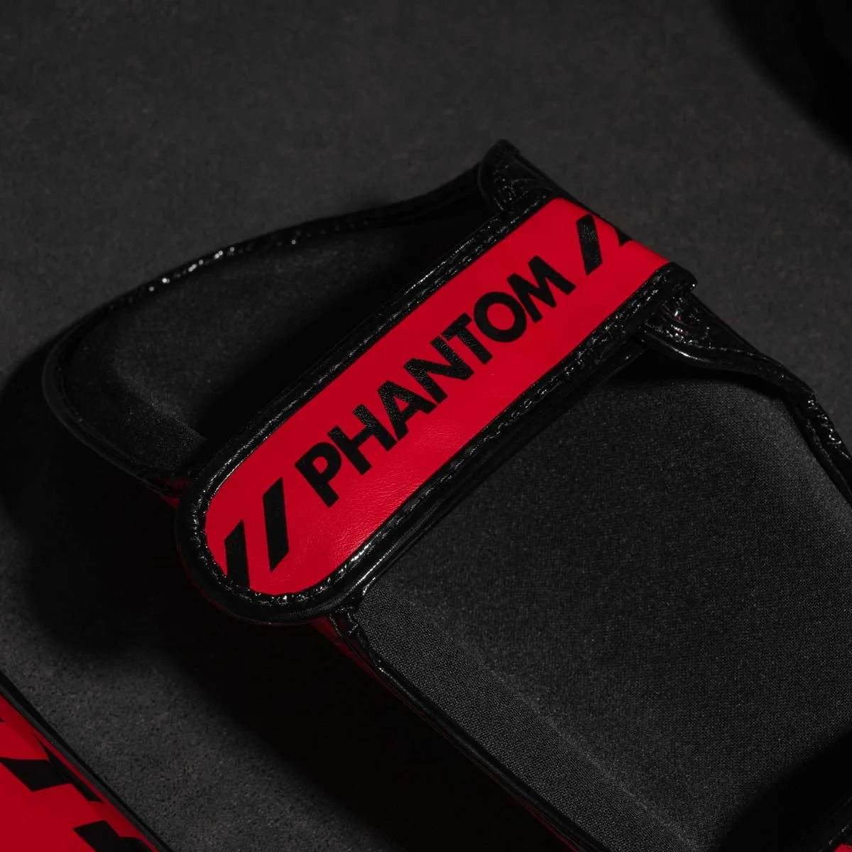Захист гомілки та стопи Phantom штучна шкіра L/XL червоний