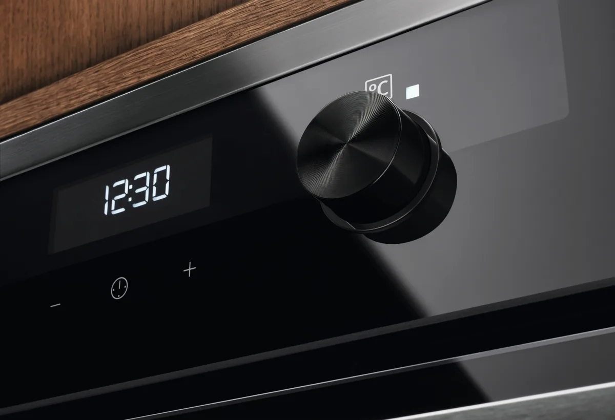 Електрична духова шафа Electrolux, 72 л, клас енергоефективності A+, функція пара, цифровий дисплей, конвекційне приготування, тел