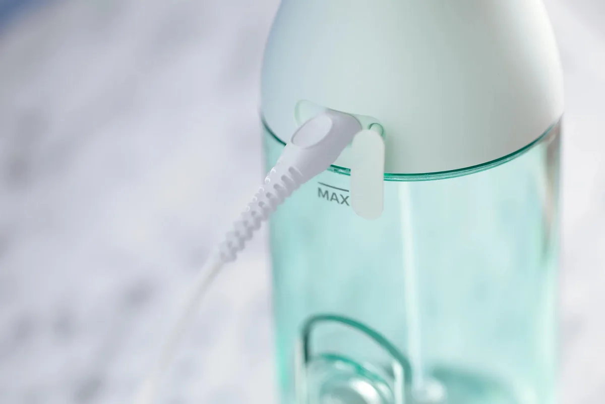 Іригатор Philips Sonicare Flosser 3000 портативний 2 насадки