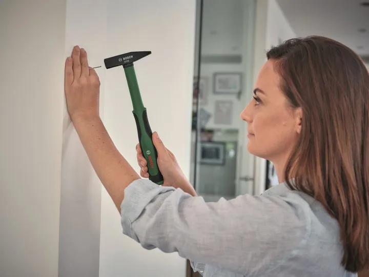 Молоток слюсарний Bosch 300 г, 30 см, з руків'ям зі скловолокна.