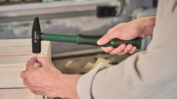 Молоток слюсарний Bosch 300 г, 30 см, з руків'ям зі скловолокна.