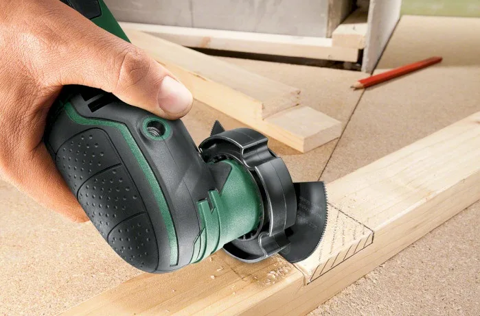 Акумуляторний реноватор Bosch PMF 220 C, 220 Вт, 15000-20000 об/хв, 1.1 кг - універсальний інструмент для ремонту.