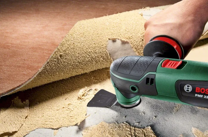Акумуляторний реноватор Bosch PMF 220 C, 220 Вт, 15000-20000 об/хв, 1.1 кг - універсальний інструмент для ремонту.