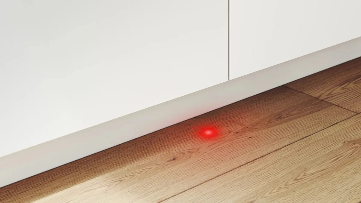 Вбудована посудомийна машина Bosch, 14 комплектів, клас енергоспоживання A++, 60 см, з дисплеєм та третім кошиком, біла.
