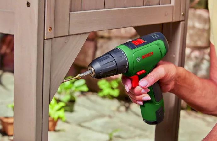 Акумуляторний шуруповерт Bosch EasyDrill 1200 12В, 2х1.5А·год, 30Нм, 0-400·1500об/хв, 0.94кг, комплект свердел.