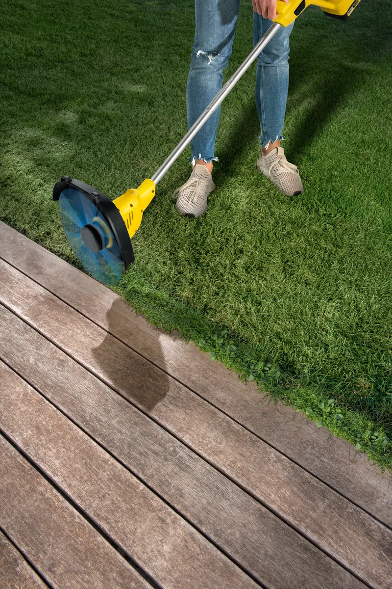Аккумуляторный садовый триммер Karcher LTR 18-25, 18В, 25 см, 16 кг (без батареи и зарядного устройства)