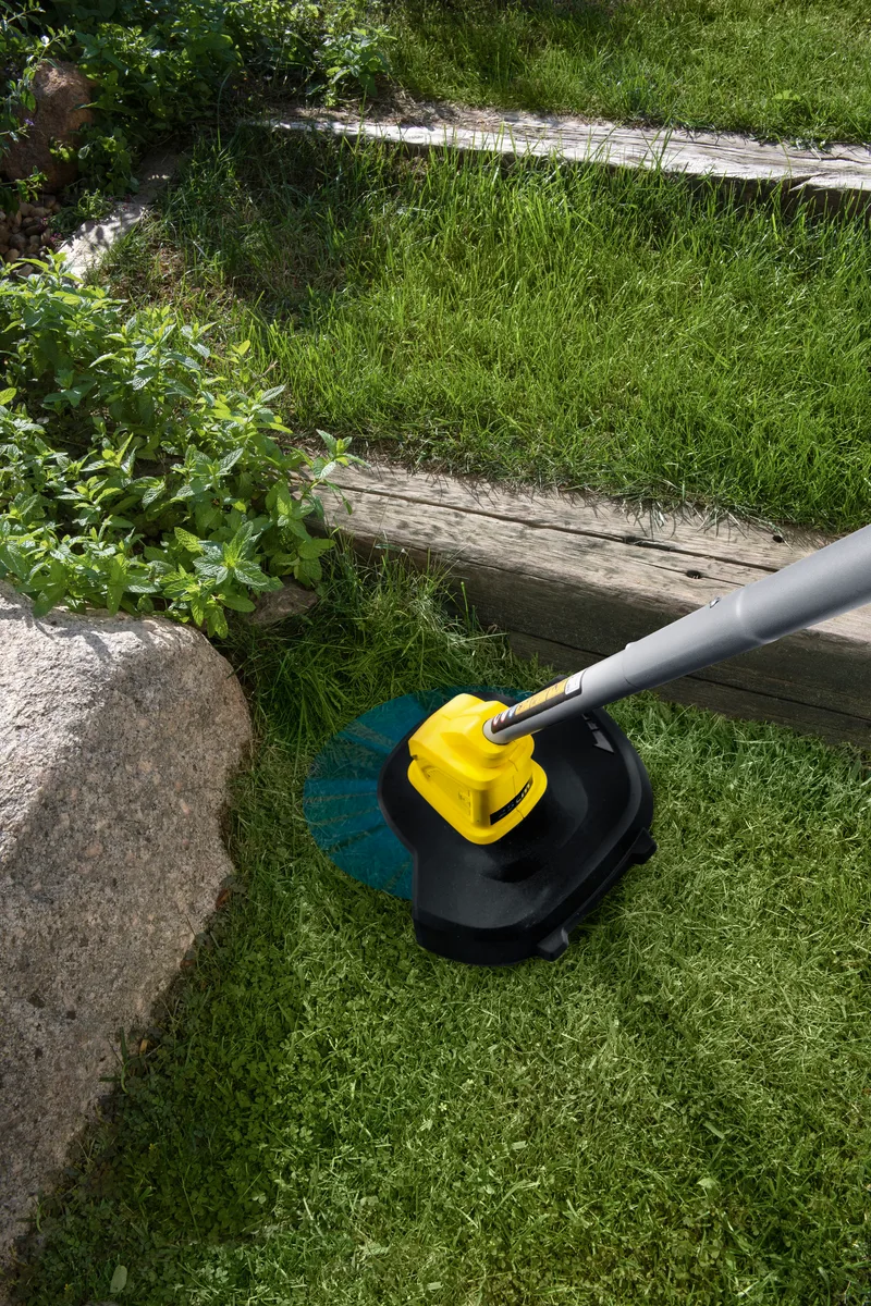 Аккумуляторный садовый триммер Karcher LTR 18-25, 18В, 25 см, 16 кг (без батареи и зарядного устройства)