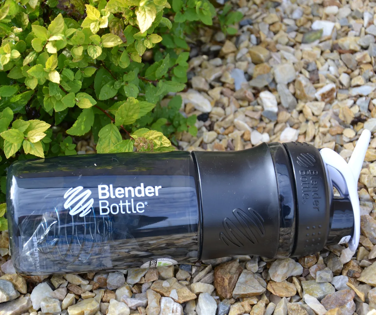 Шейкер BlenderBottle Tritan 820мл Чорний Білий