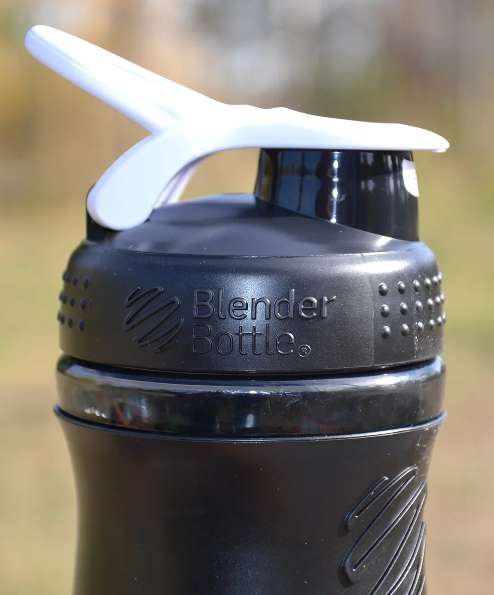 Шейкер BlenderBottle Tritan 820мл Чорний Білий
