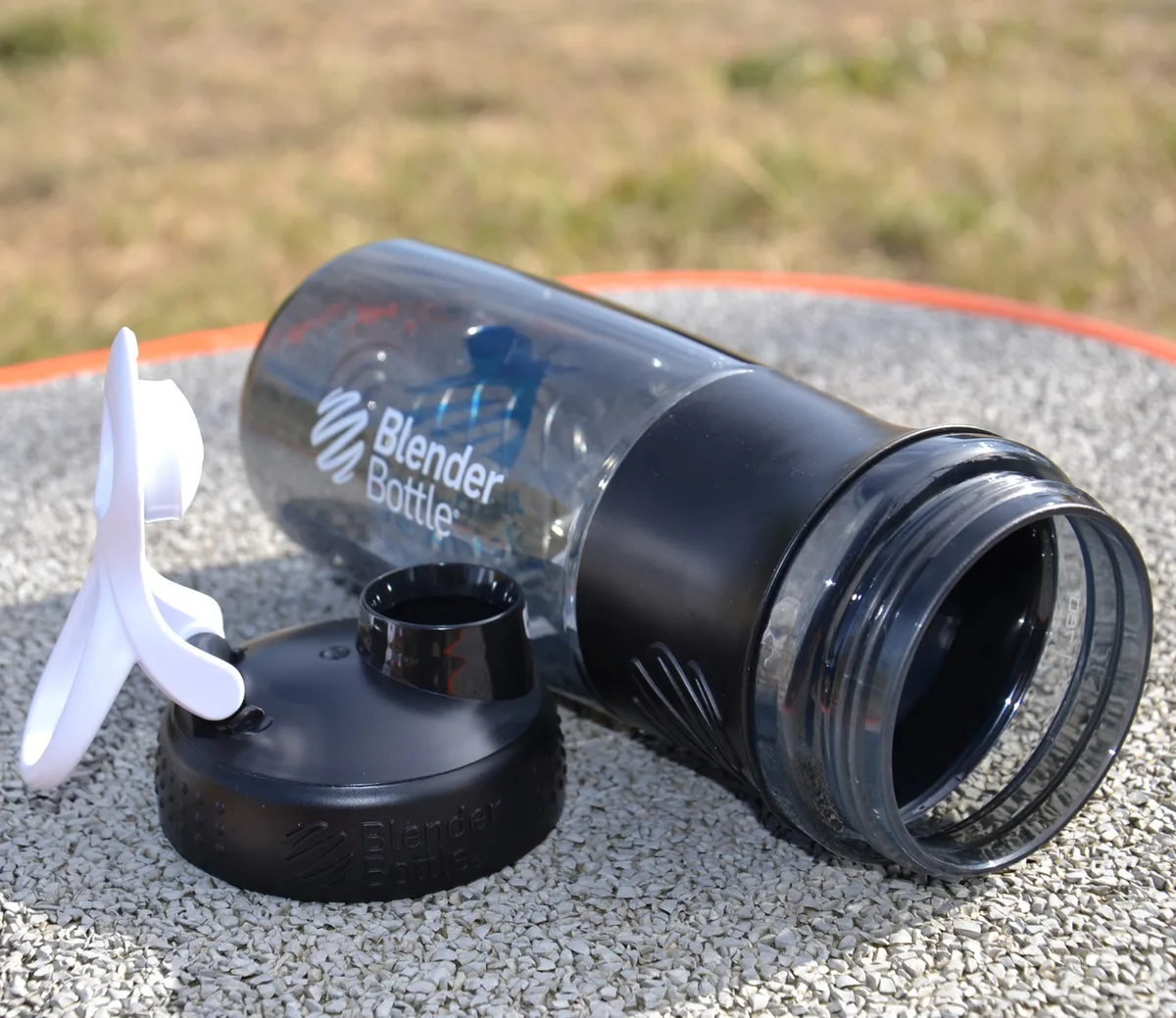 Шейкер BlenderBottle Tritan 820мл Чорний Білий
