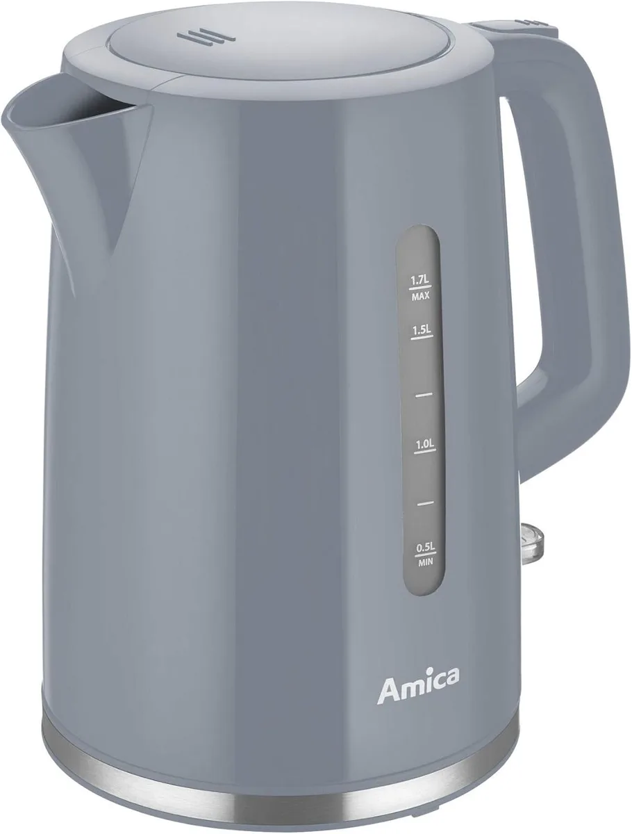 Електричний чайник Amica 1.7л, пластиковий, сірого кольору.