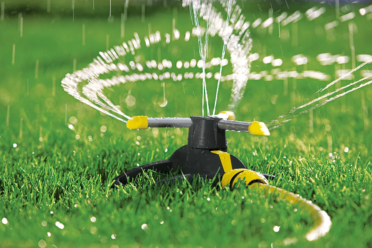 Зрошувач дощовий Karcher "RS 130/3", ротаційний, круговий, для поливу площі до 95-133 м2.