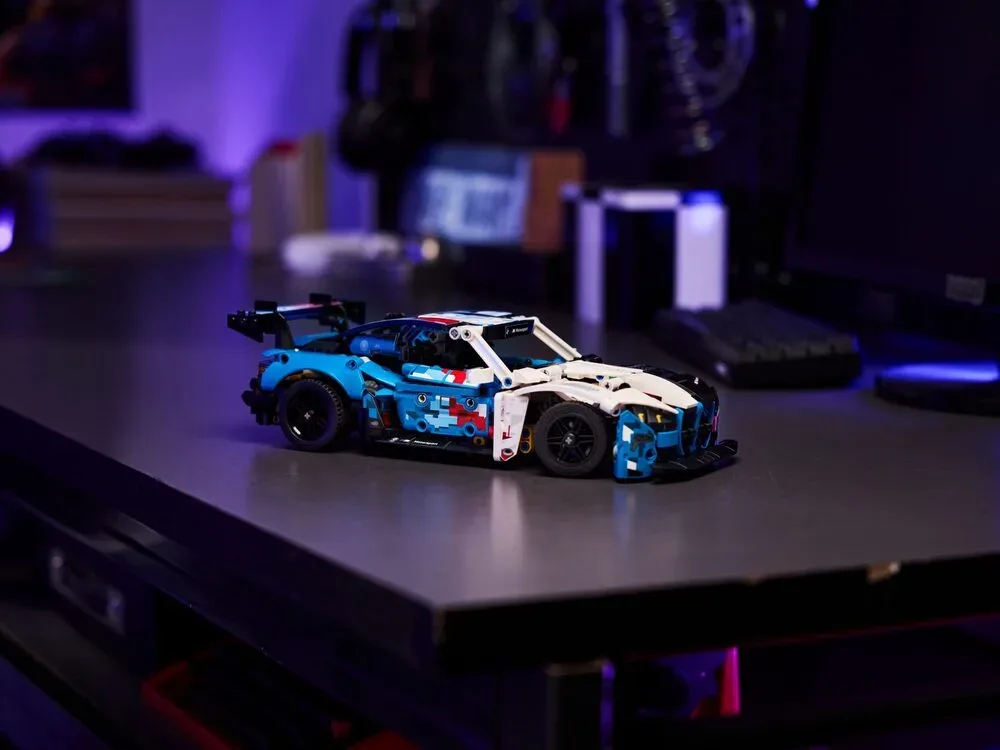 Конструктор LEGO Technic Автомобіль 11+ різнокольоровий