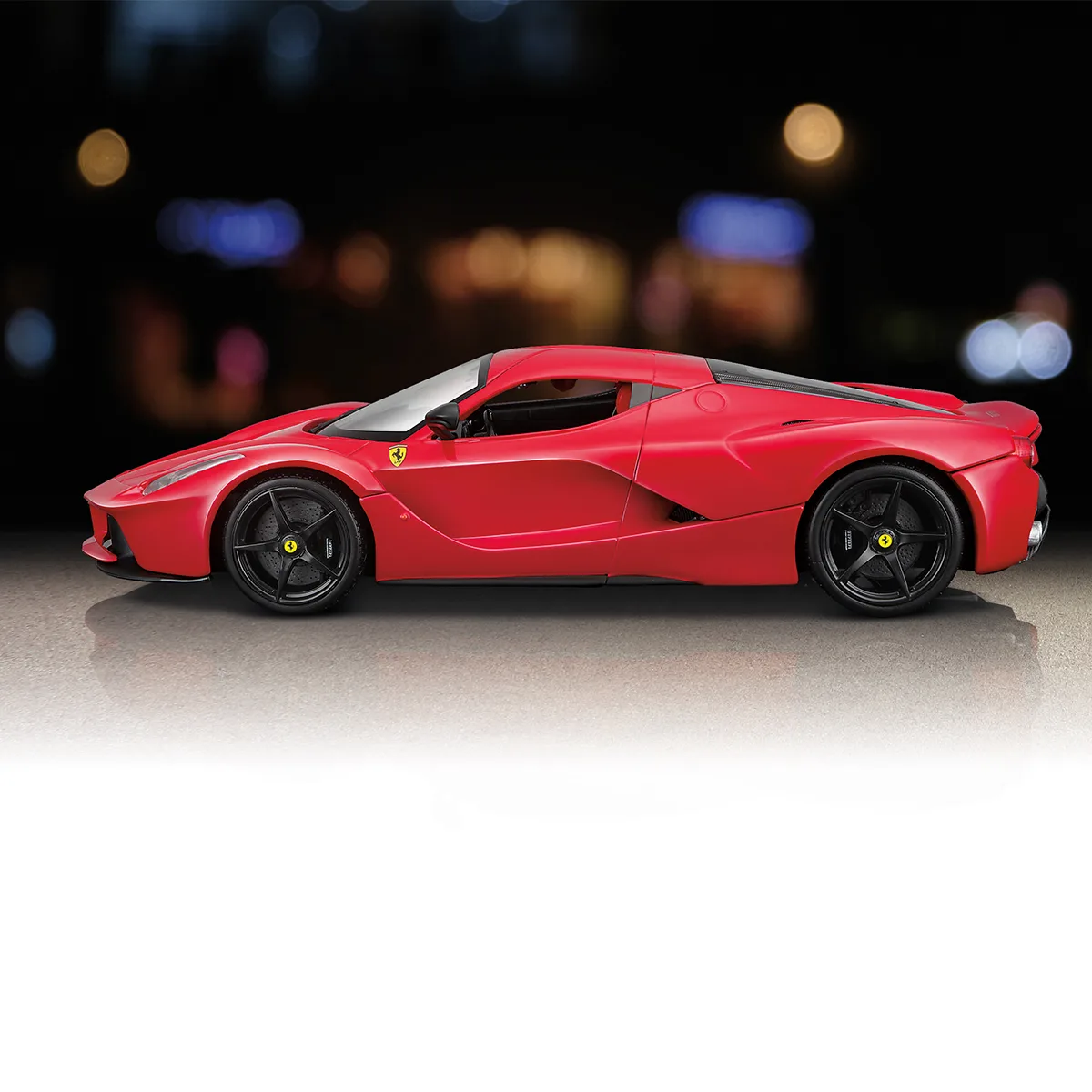 Автомодель Bburago 1:18 червона металевий корпус