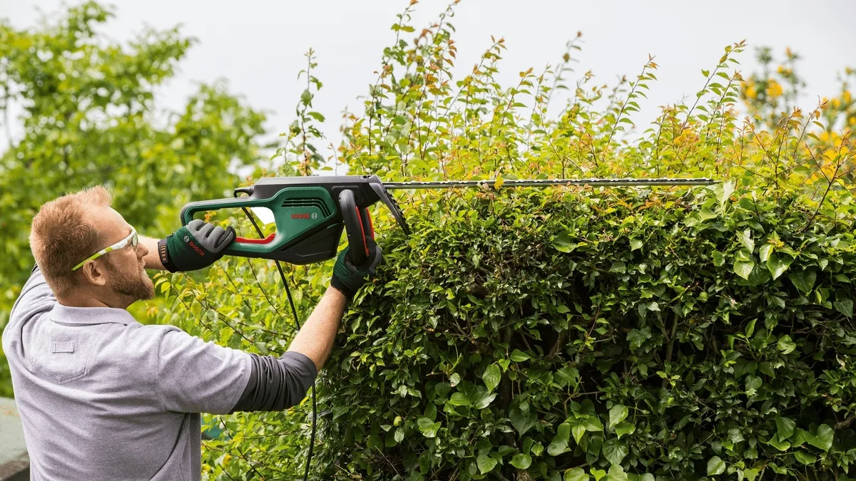 Кущоріз Bosch AdvancedHedgeCut 70 500 Вт 70 см 34 мм 41 кг
