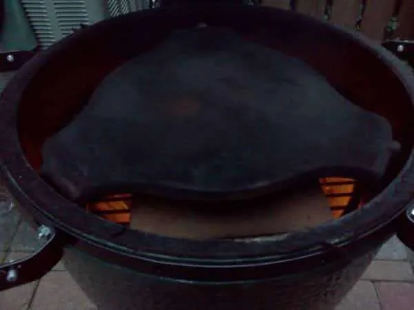 Керамічний відсікач жару Big Green Egg жаростійка 61х61 см білий