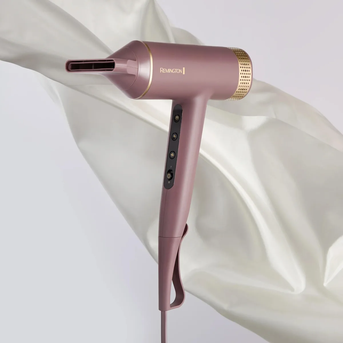 Фен Remington AIRvive, 1600 Вт, 3 швидкості, дифузор, іонізація, холодний обдув, фіолетово-золотий.