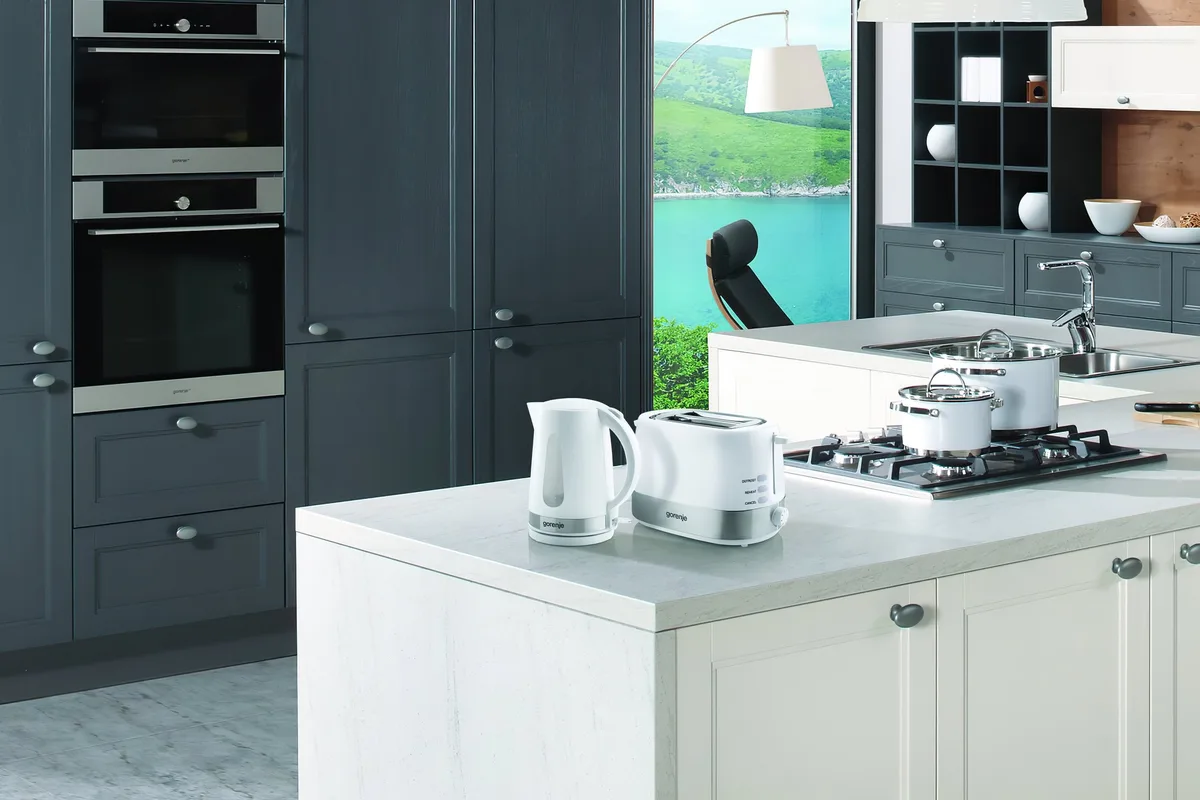 Тостер Gorenje, 850 Вт, функція розморожування, автоматичне відключення, пластиковий/металевий корпус, білий колір.