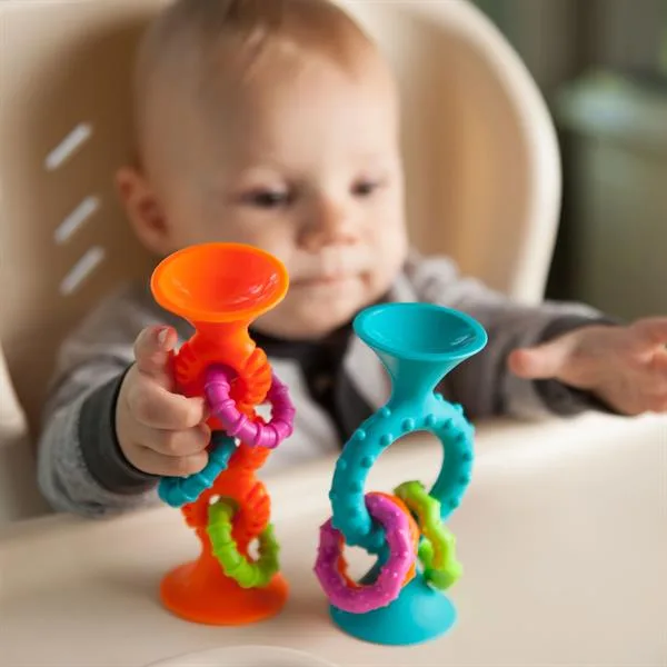 Прорізувач брязкальце Fat Brain Toys силіконовий 15х5 см помаранчевий