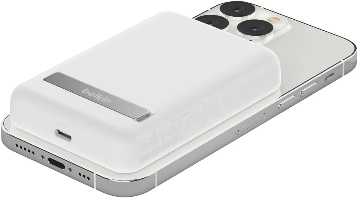 Акумулятор Power Bank Belkin літій-іонний 5000 мАг білий Magnetic