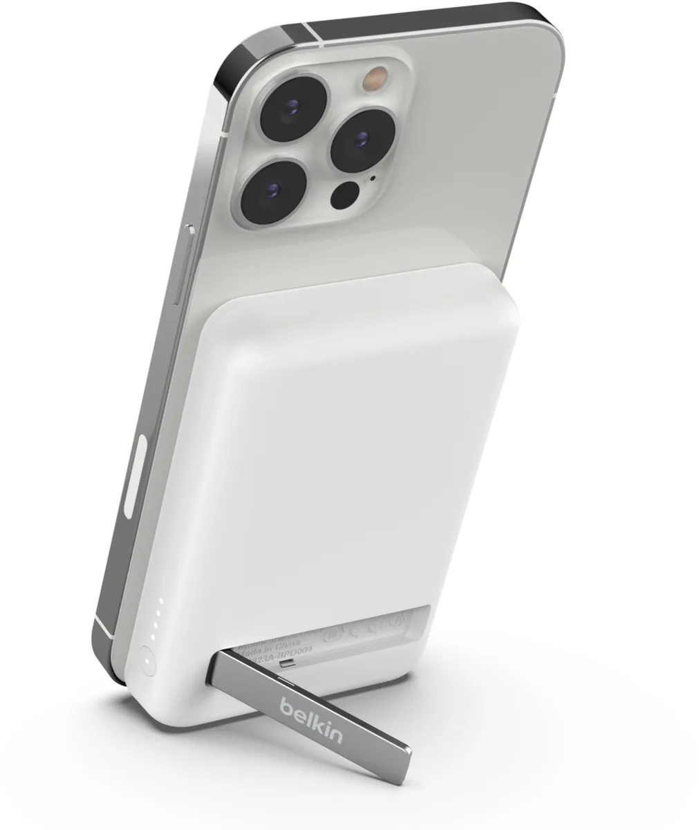 Акумулятор Power Bank Belkin літій-іонний 5000 мАг білий Magnetic