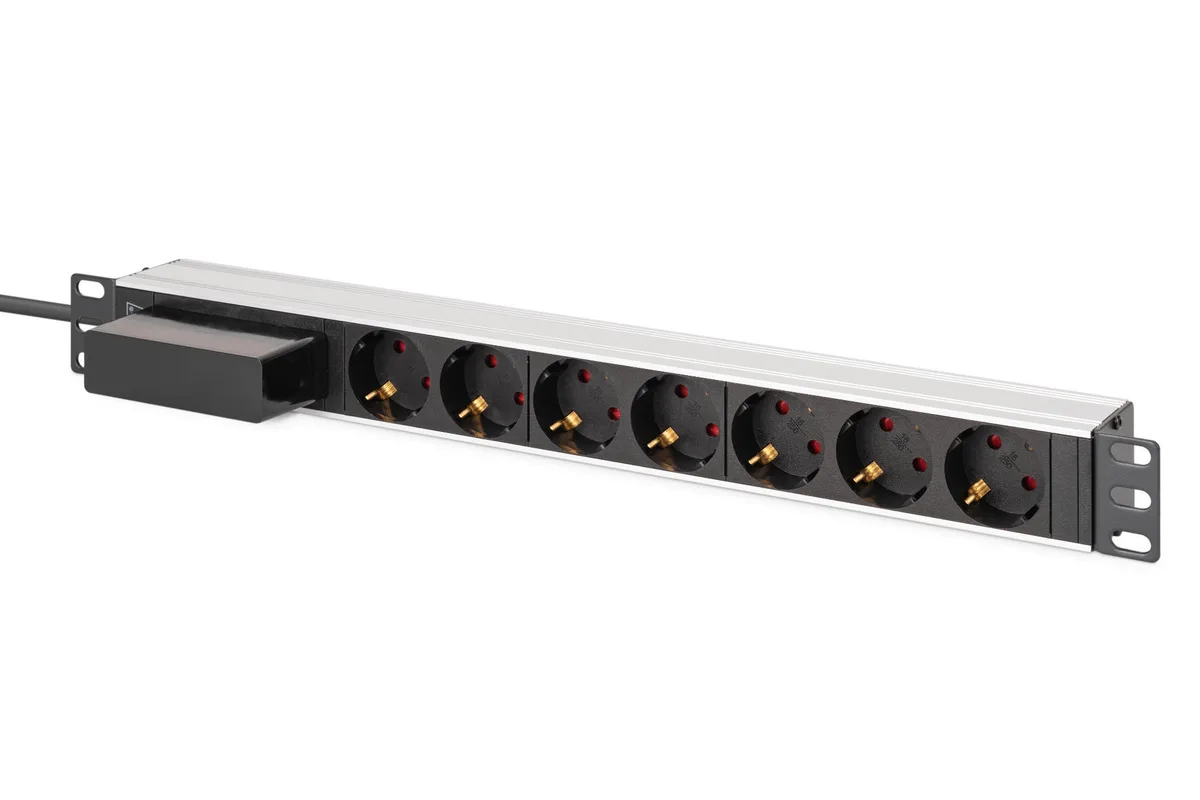 Устройство распределения электропитания DIGITUS 1U, 7xSchuko, 16A, 250V, автомат, вилка Schuko
