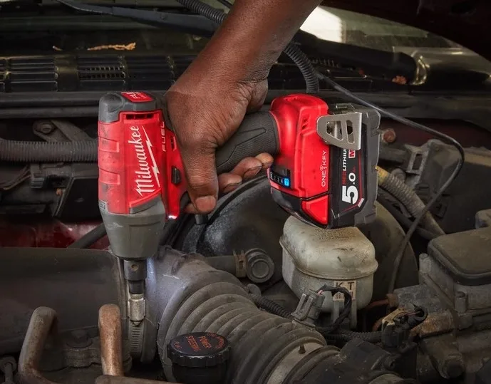 Акумуляторний гайковерт Milwaukee M18 FUEL ONE-KEY 18В, високомоментний, 702-1627 Нм, 0-1800 об/хв, 3/4", 3.5 кг, без акумулятора.