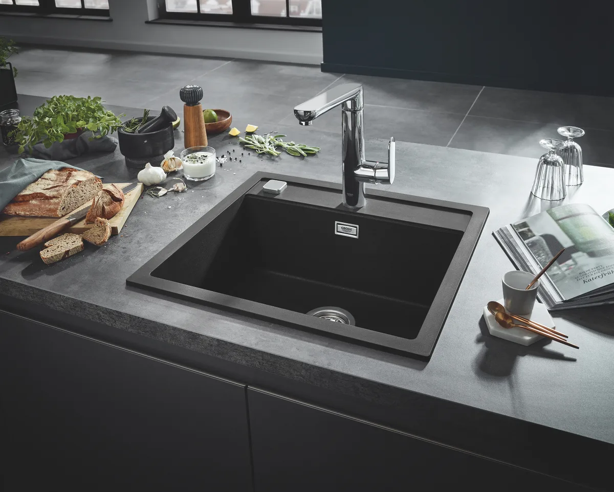 Композитна мийка Grohe гранітна 560х510х200 мм чорна матова