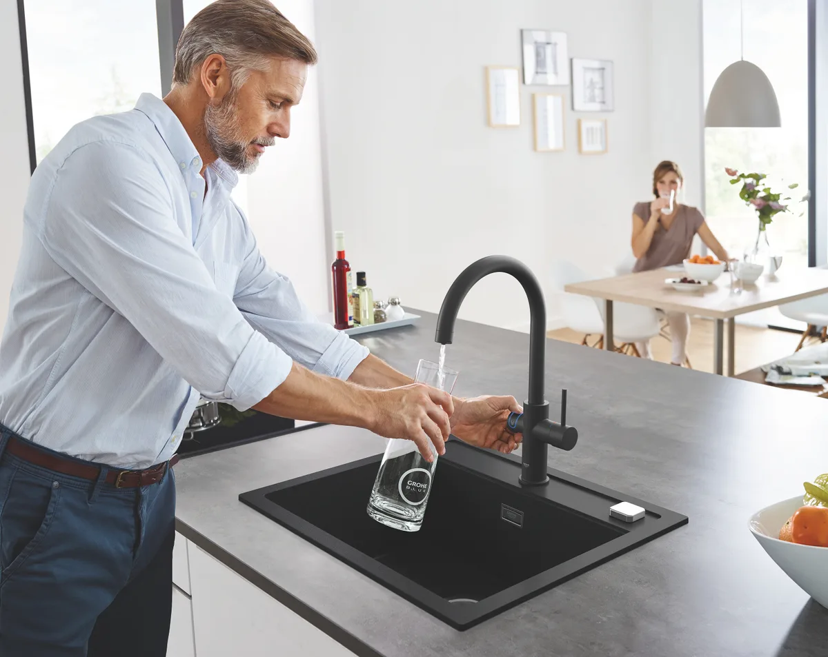 Композитна мийка Grohe гранітна 560х510х200 мм чорна матова