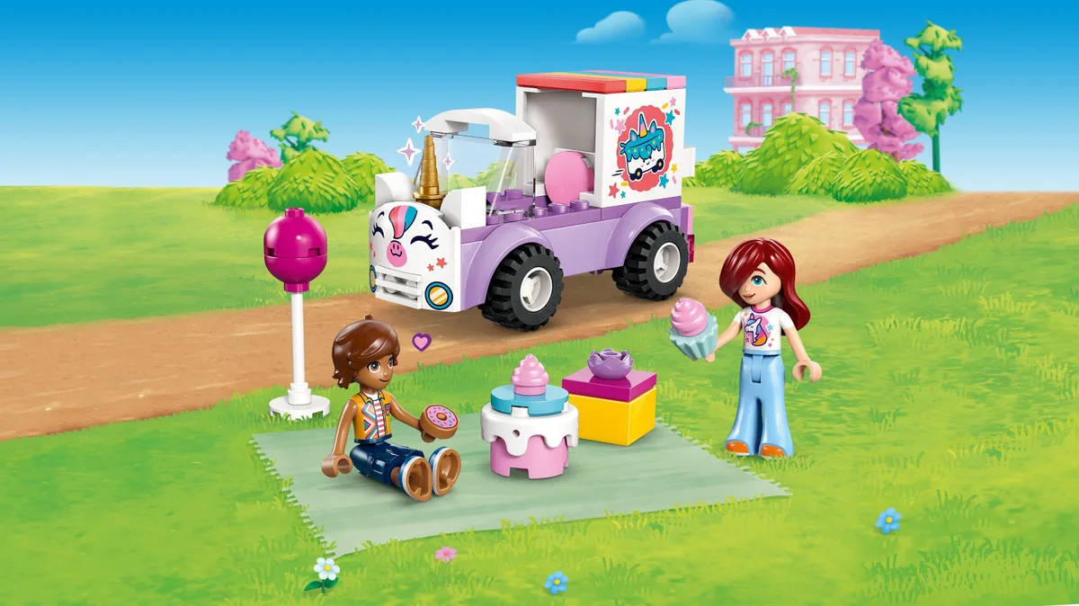 Конструктор LEGO Friends Автомобіль для доставки тортів з єдинорогами