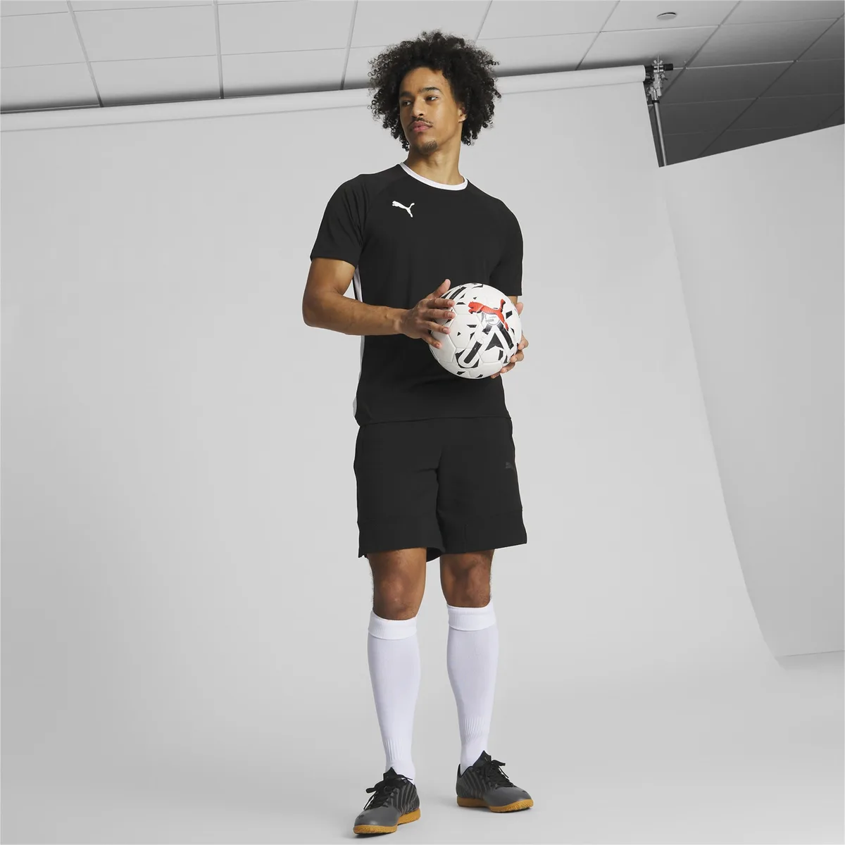 Футбольний м'яч Puma поліуретан 5 білий