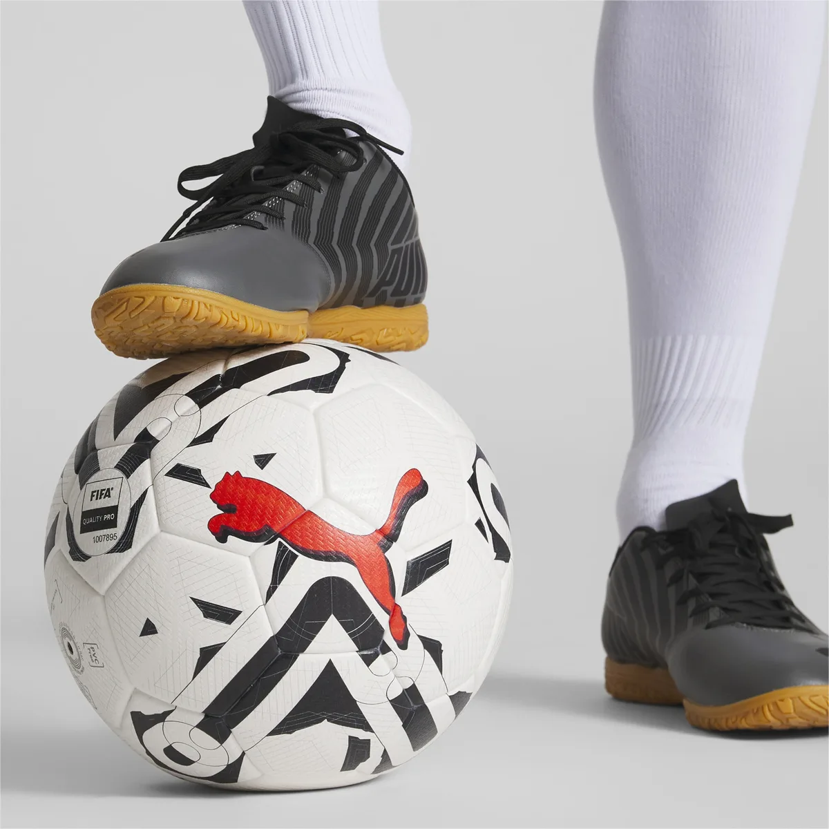 Футбольний м'яч Puma поліуретан 5 білий