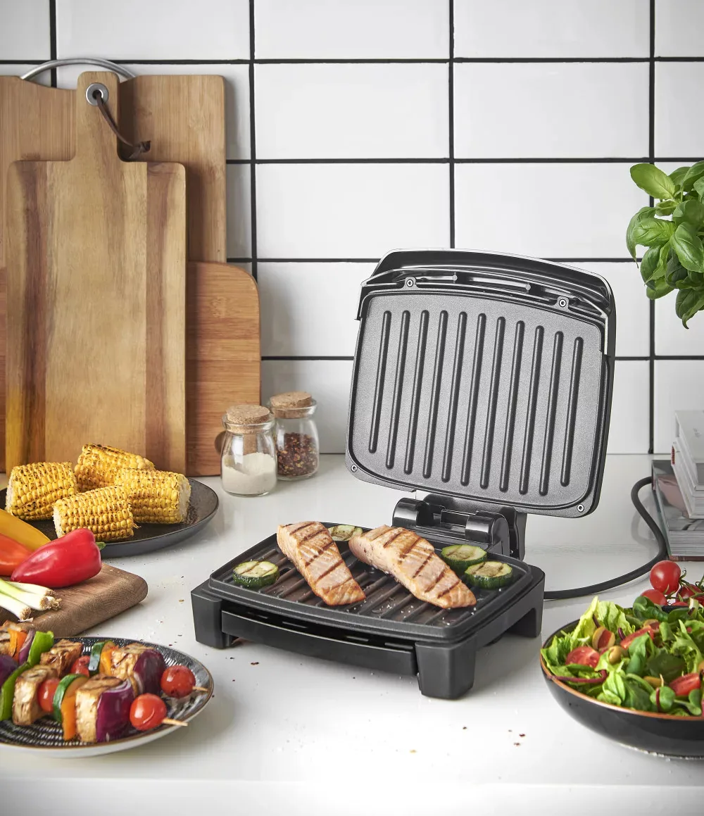 Электрогриль Russell Hobbs 1100 Вт ребристый черный