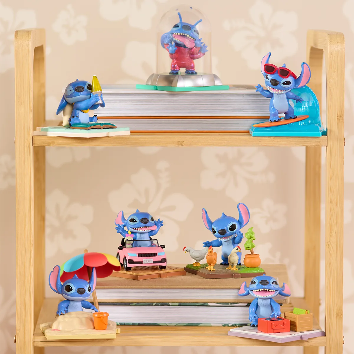 Фігурка-сюрприз STITCH комбіновані матеріали 9,86х9,86х12,07 см