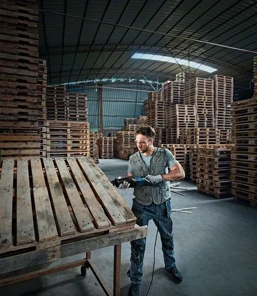 Шабельна пила Bosch Professional GSA 120, 1200 Вт, глибина пропилу 220 мм, хід 29 мм, вага 3.7 кг.