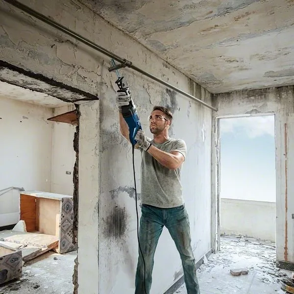 Шабельна пила Bosch Professional GSA 120, 1200 Вт, глибина пропилу 220 мм, хід 29 мм, вага 3.7 кг.