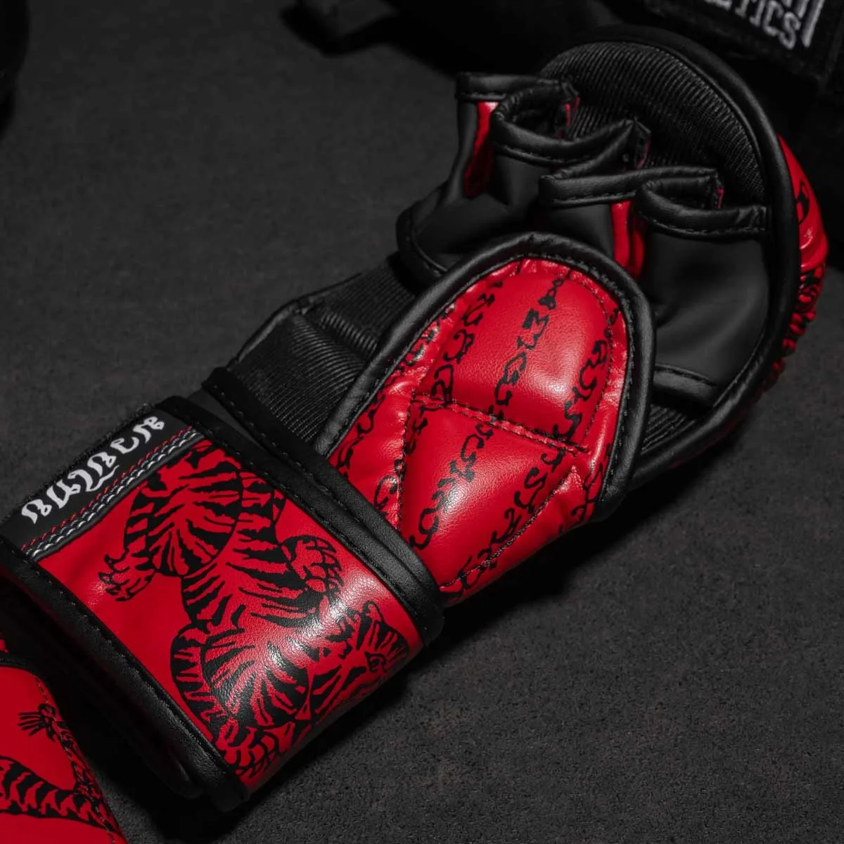 Рукавиці для ММА Phantom штучна шкіра L/XL червоні