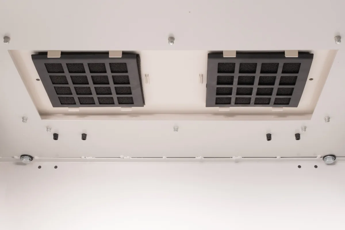 Шкаф DIGITUS 19", 16U, уличный, металлические двери, 600x450 мм, максимальная нагрузка 100 кг, IP55, серый.