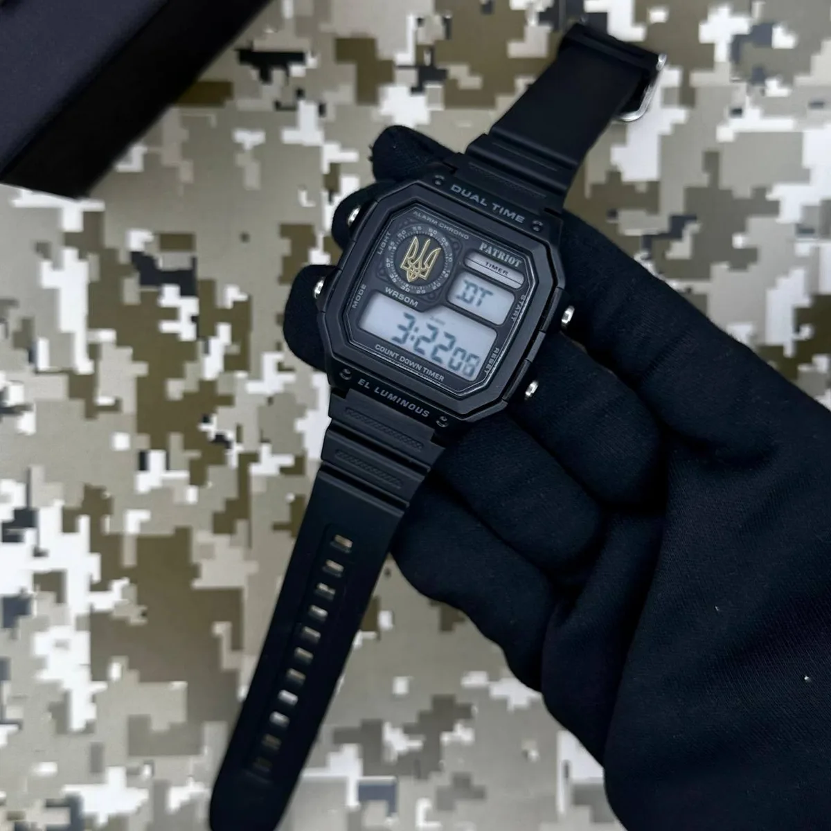 Наручні годинники Patriot, полімерний корпус, каучуковий ремінець, 45х43 мм, чорні, золото