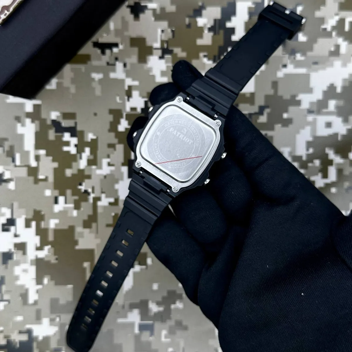 Наручні годинники Patriot, полімерний корпус, каучуковий ремінець, 45х43 мм, чорні, золото