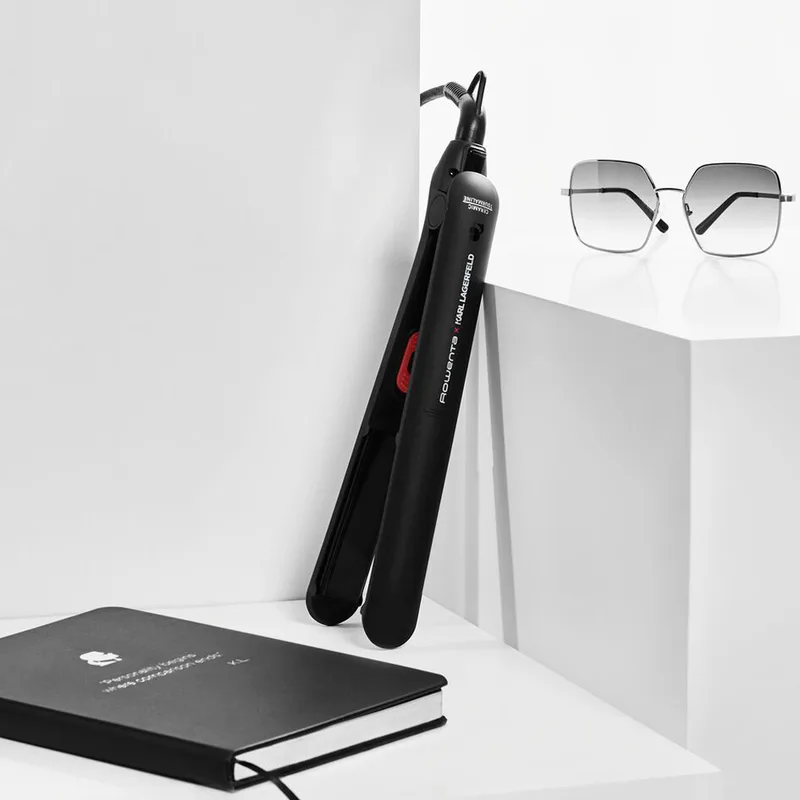 Випрямляч Rowenta x Karl Lagerfeld Easyliss, потужність понад 240Вт, температура понад 200°C, керамічне покриття з турмаліном, чор
