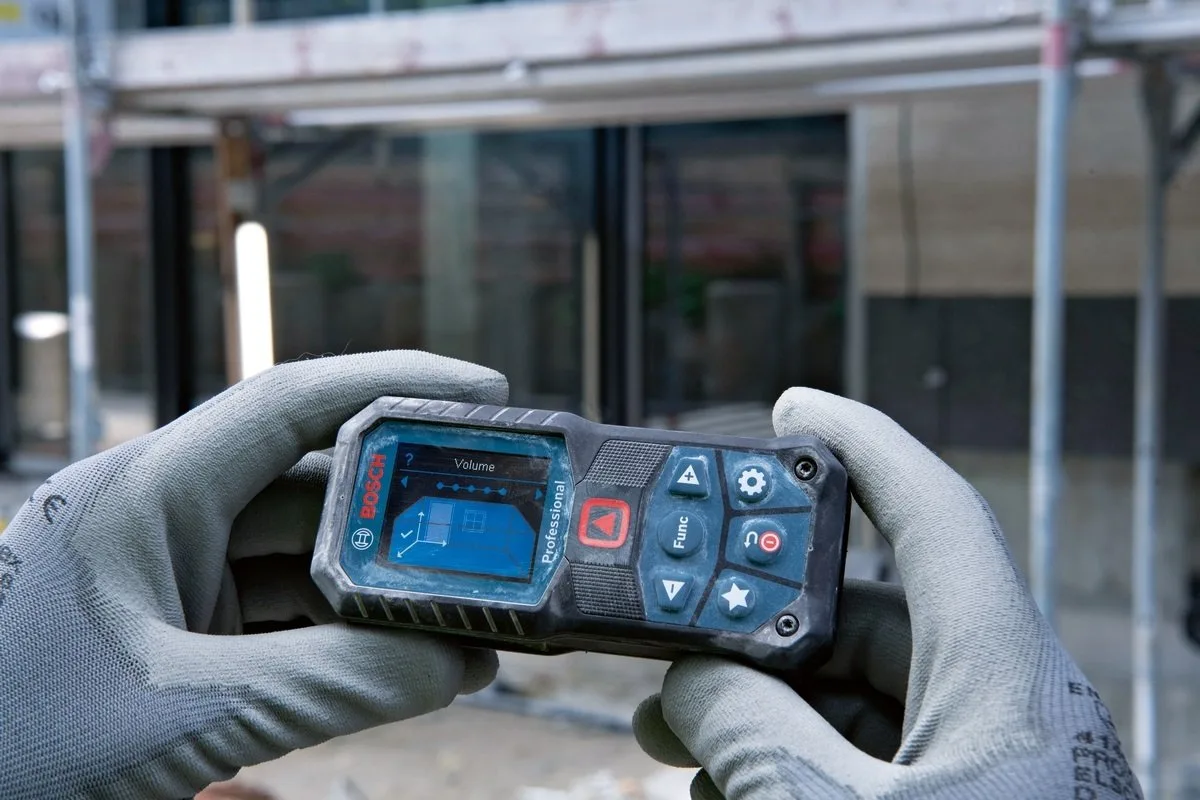 Лазерный дальномер Bosch Professional GLM 50-22, диапазон 005-50м, точность ±15мм.
