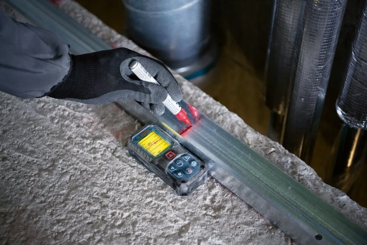 Лазерный дальномер Bosch Professional GLM 50-22, диапазон 005-50м, точность ±15мм.