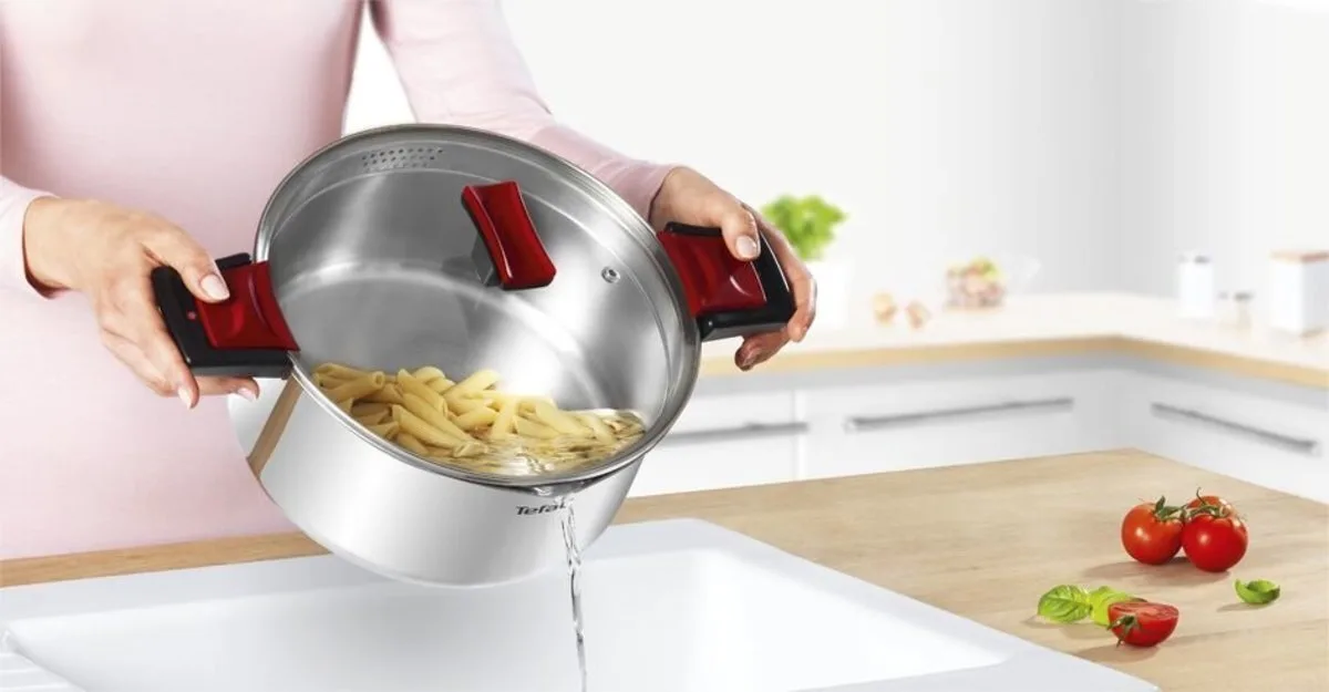 Набор кухонной посуды Tefal CookClip, 10 предметов из нержавеющей стали, бакелитовыми ручками и стеклянными крышками.