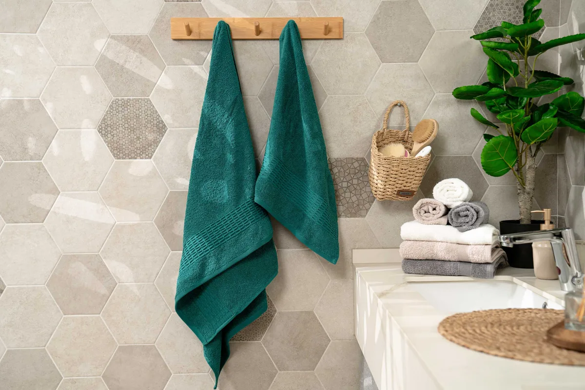 Комплект махрових рушників ARDESTO Lotus, 50х90 см та 70х140 см, 2 шт, 100% бавовна, темно-зелений.